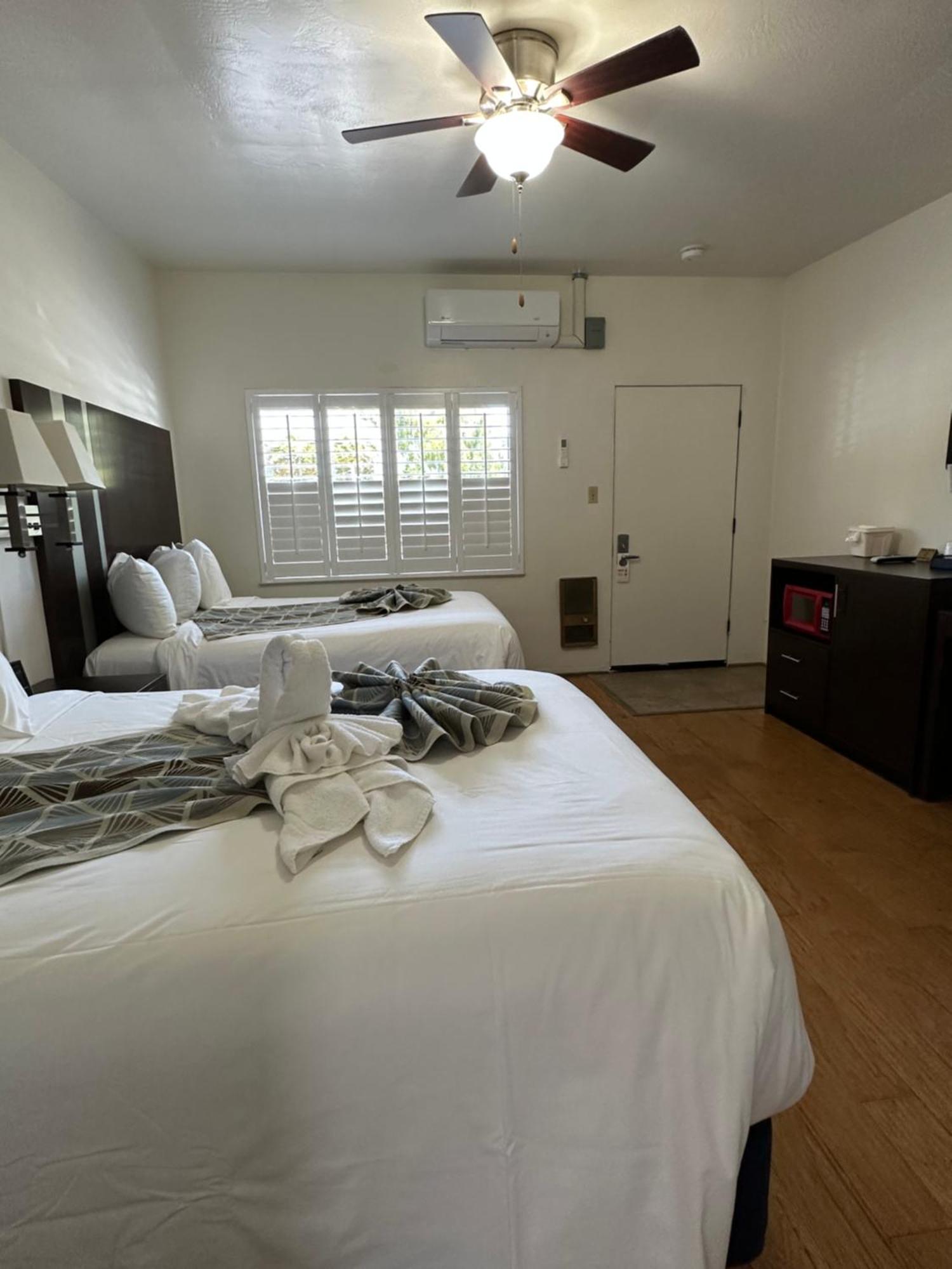 Cambria Palms Motel Buitenkant foto